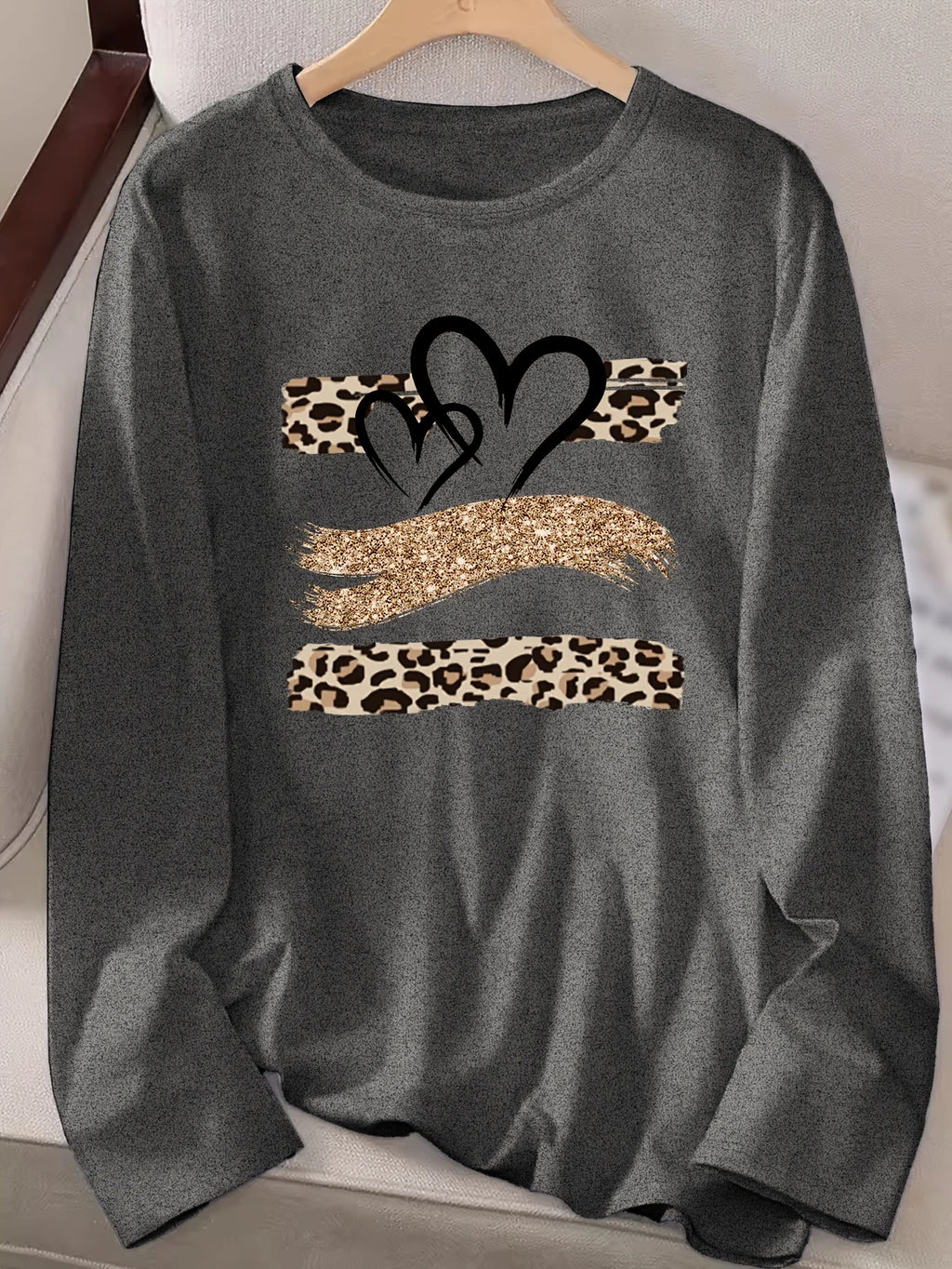 Women's Spring and Autumn 100% Cotton Fashion Casual Loose Leopard Pattern Heart Pattern Printed Round Neck Long Sleeve T-shirt