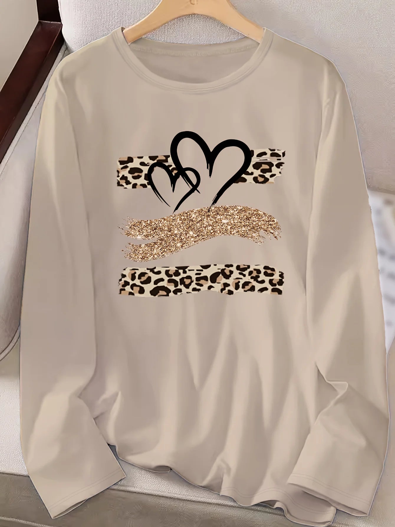 Women's Spring and Autumn 100% Cotton Fashion Casual Loose Leopard Pattern Heart Pattern Printed Round Neck Long Sleeve T-shirt