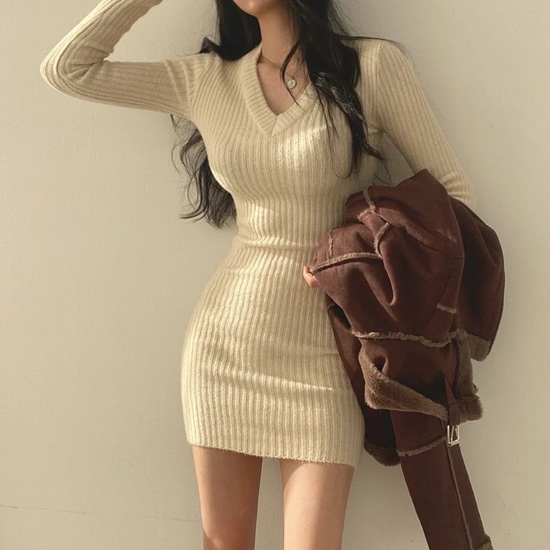 V-neck Autumn Winter Long Sleeved Sweater Dress Women Elegant Solid Color Knitted Hip Bodycom Short Dresses Retro Simple Casual