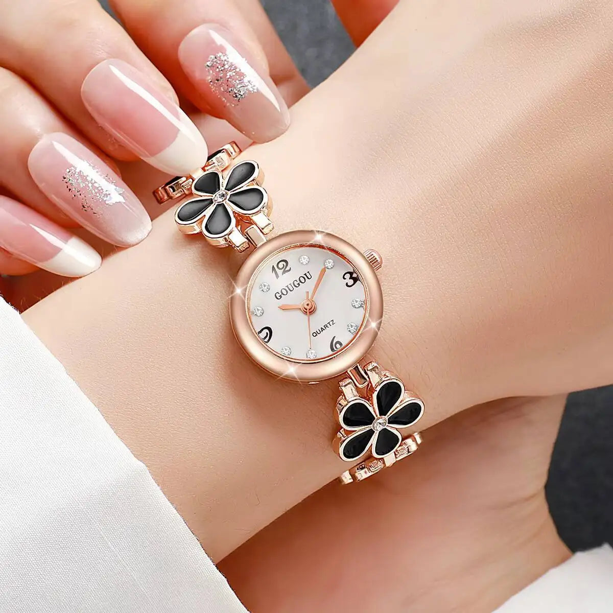 Elegant Flower Bracelet Strap Women Watches Fashion Diamond Arabic Dial Ladies Wristwatches Reloj Mujer（Without Box）