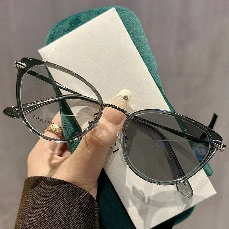 New Cat Eye Photochromic Myopia Glasses Women Men Fashion Anti-Blue Light Glasses Vintage Large Eyewear Unisex Diopter 0 to -4.0