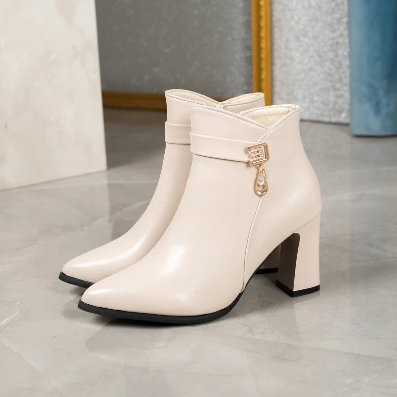 Women's soft leather fashion ankle boots, new style medium heel suitable for autumn and winter versatile pointed toe thick heel.