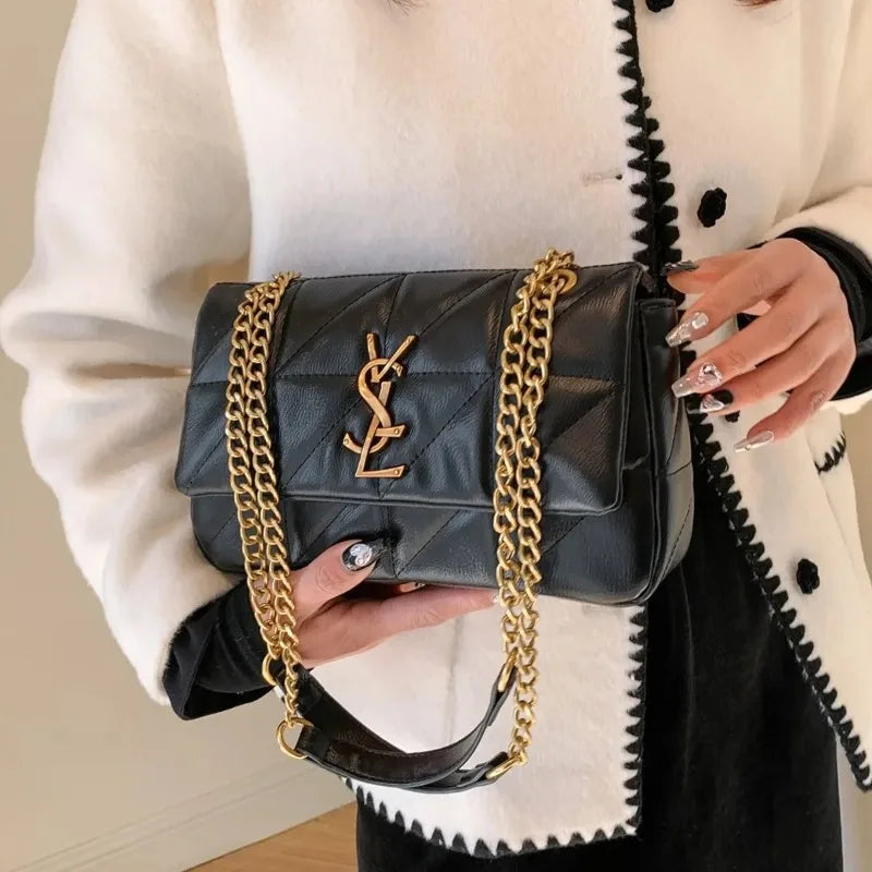 New style small Chanel-style diamond chain shoulder bag, trendy and versatile, spacious and luxurious embroidery line bag
