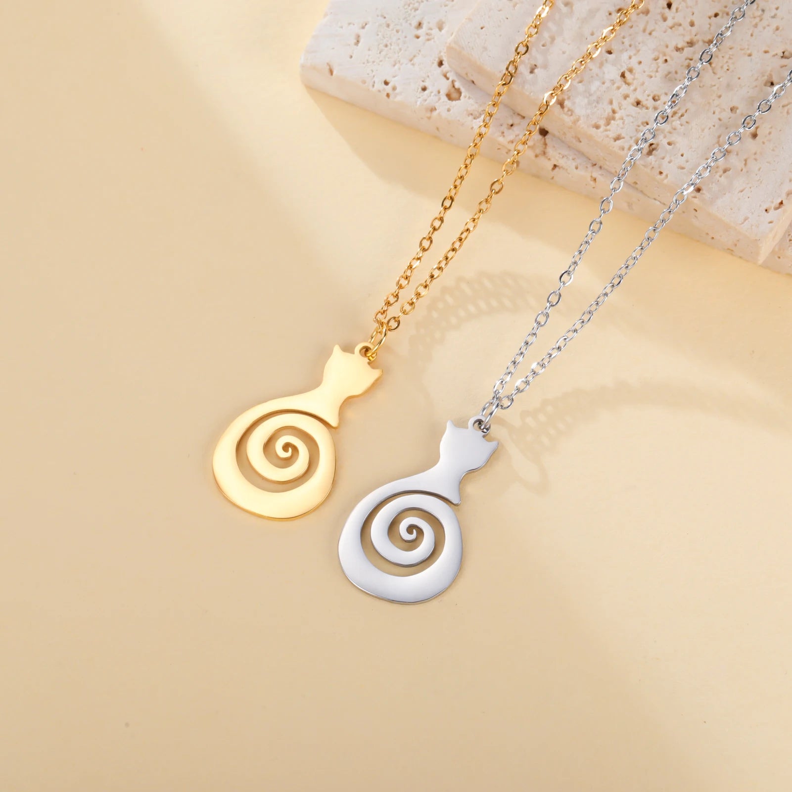 Cazador Cat Kitten Cute Swirl Spiral Tail Necklace Stainless Steel Pendant Women's Necklace Jewelry Birthday Gifts 2025 Trendy