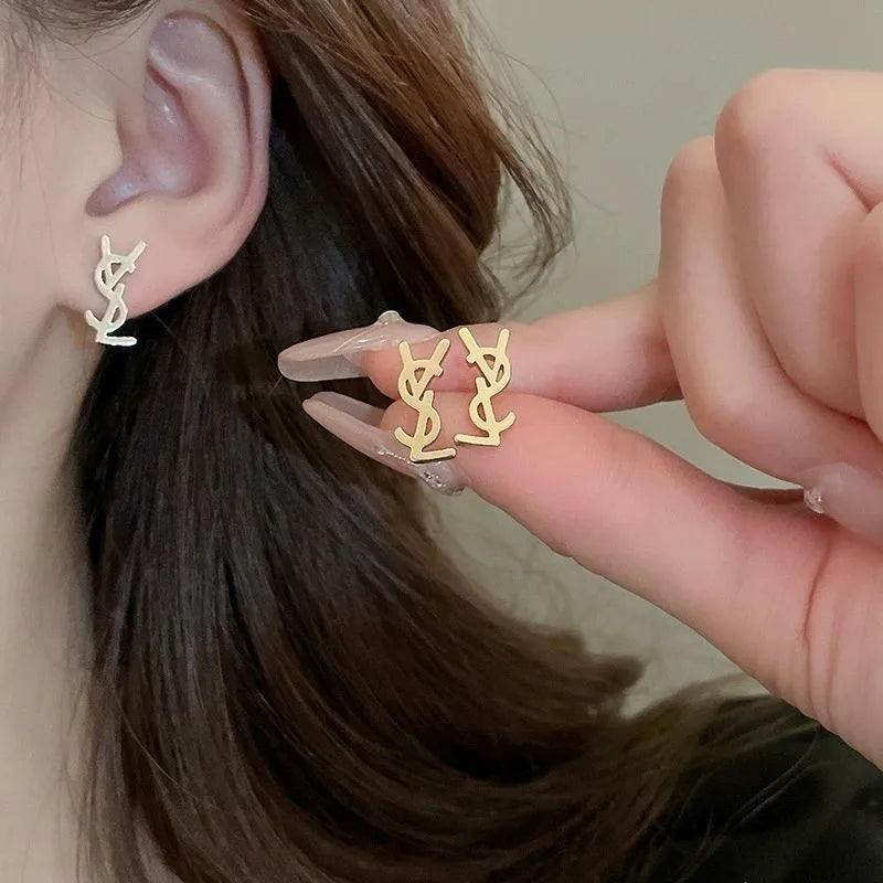 Simple metal sense letter fashion Internet celebrity commuting temperament niche high-end versatile women's earrings