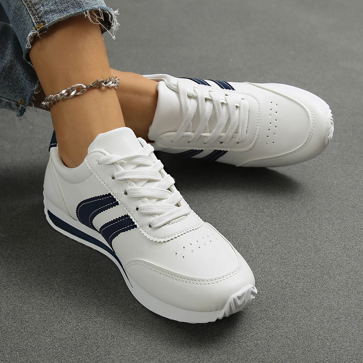 Women's Casual Lightweight Breathable Sport Shoes 2025 Spring Autumn New All-match Running Sneakers Zapatos De Mujer Tenis Jeans