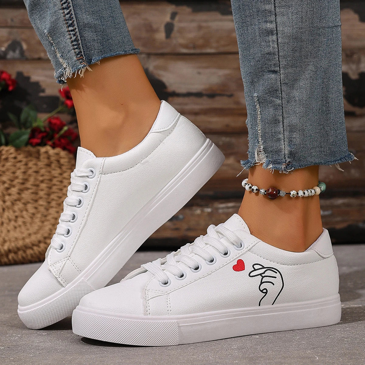 Fashion White Breathable Women Running Shoes New Spring Autumn Embroidered Flower Lace-Up Casual Sneakers Zapatos De Mujer