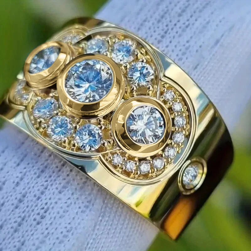 Huitan Noble Opulent Rings with Dazzling Cubic Zirconia Fashion Chic Engagement Jewelry for Women Charms Exquisite Accessories