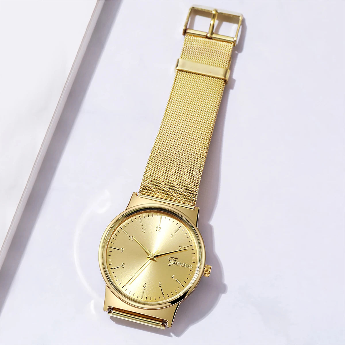 1PCs Women's Noble Temperament Watch Trend Simple Ladies' Luxury Mesh Strap Analog Quartz Watch The Best Choice For Girls' Gifts