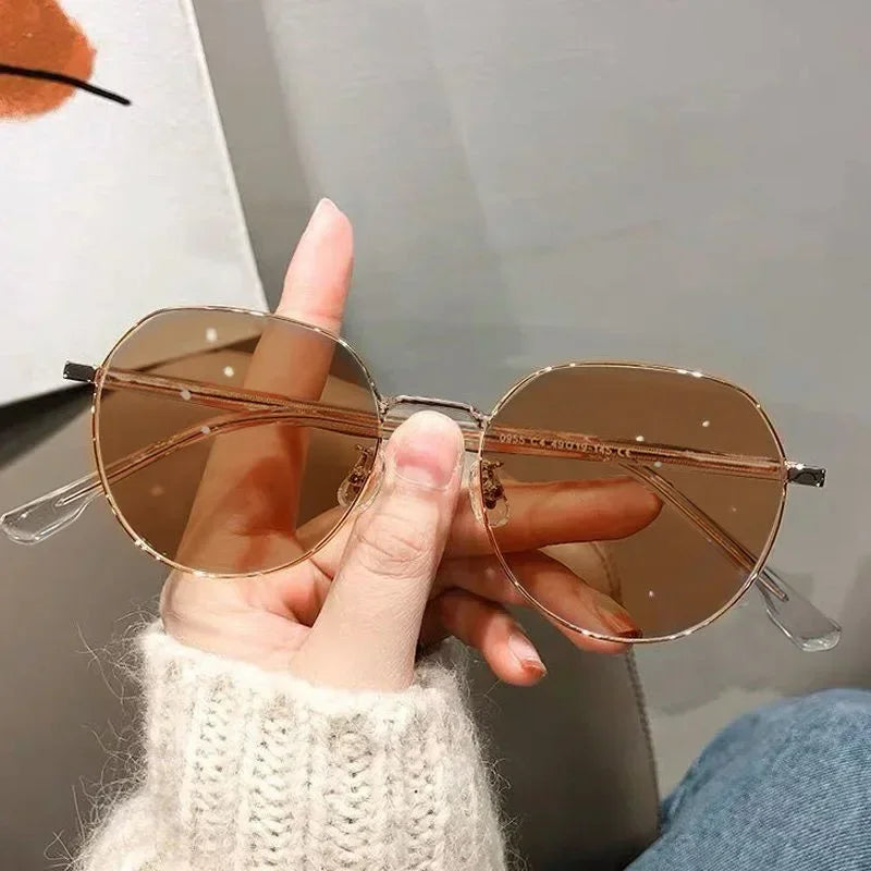 Fashion Photochromic Myopia Glasses Men Women Vintage Finished Near Sight Eyeglasses Retro Round Frame Intelligent Sunglasses