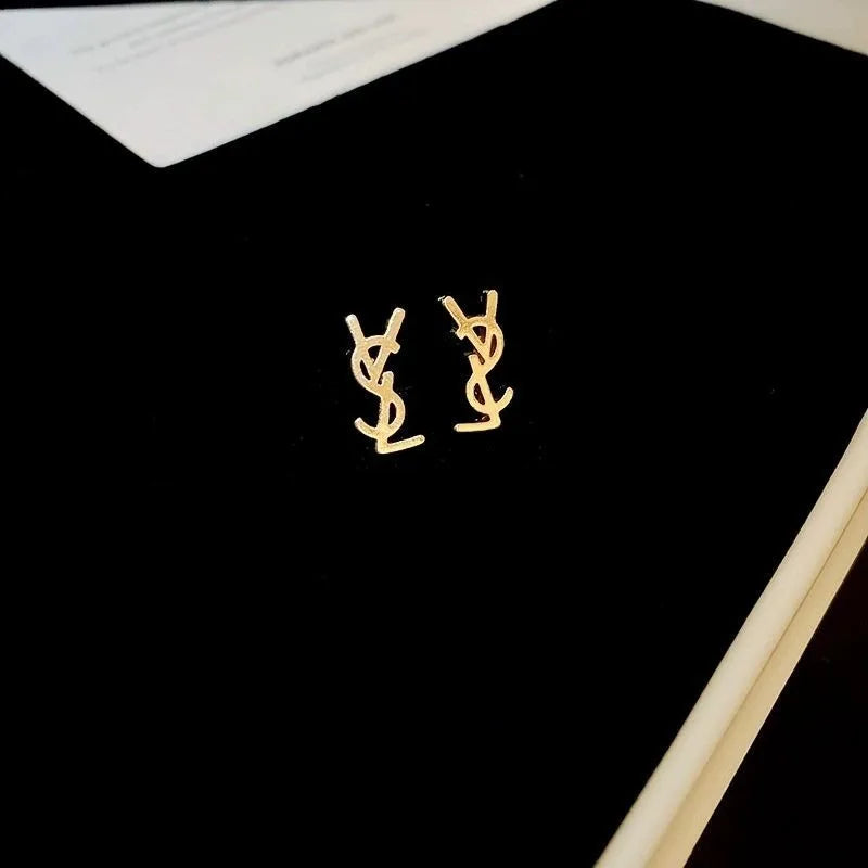 Simple metal sense letter fashion Internet celebrity commuting temperament niche high-end versatile women's earrings