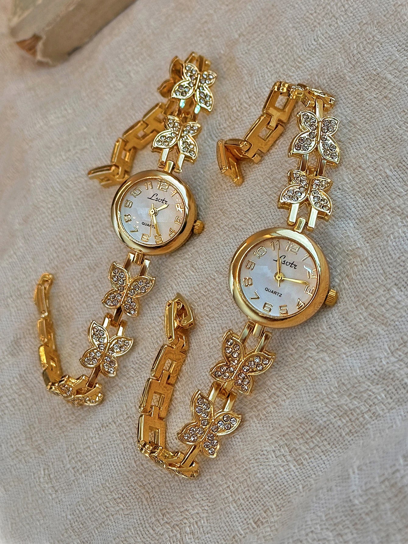 1 Piece of French Gold Inlaid Dazzling Rhinestone Butterfly-Shaped Women's Watch, Exquisite, Elegant, Unique, Fashionable, High-End, Vintage Women's Bracelet-Style Quartz Watch, Suitable for Daily Wear, Parties, Holiday Decor