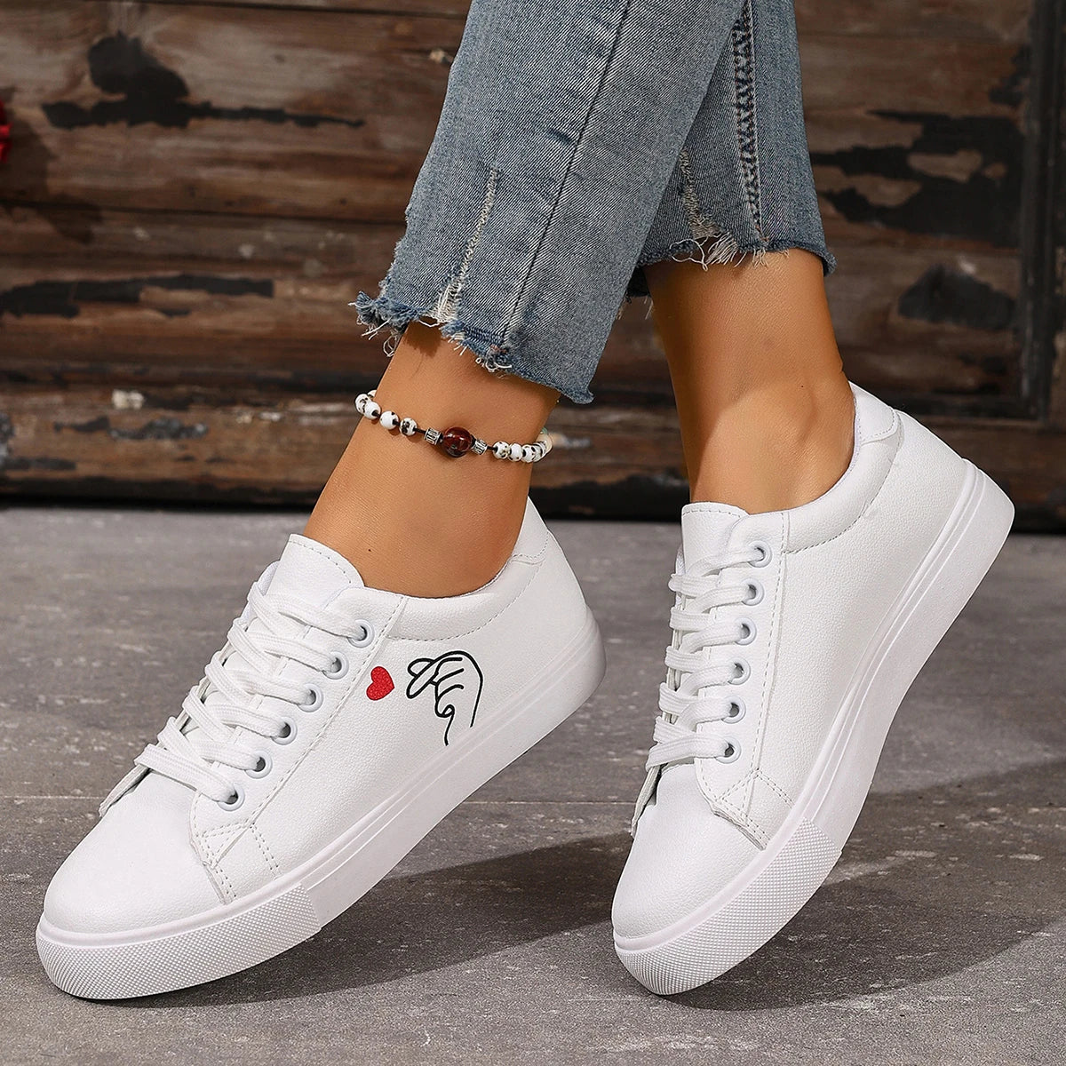 Fashion White Breathable Women Running Shoes New Spring Autumn Embroidered Flower Lace-Up Casual Sneakers Zapatos De Mujer