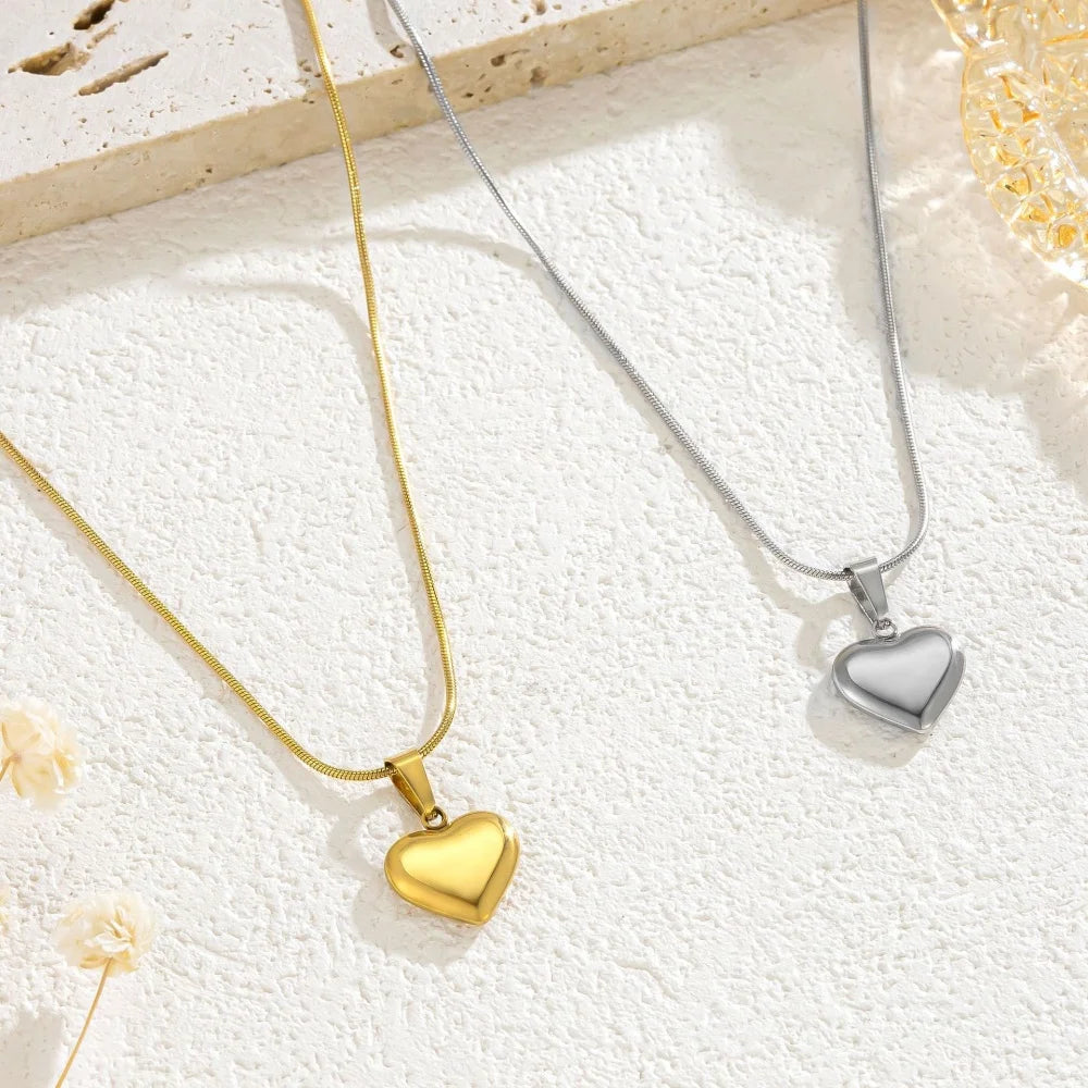 Stainless Steel Sweet Love Heart Pendant Snake Chain Necklace For Women Gold Color Clavicle Chain Non-fading Jewelry Gifts New
