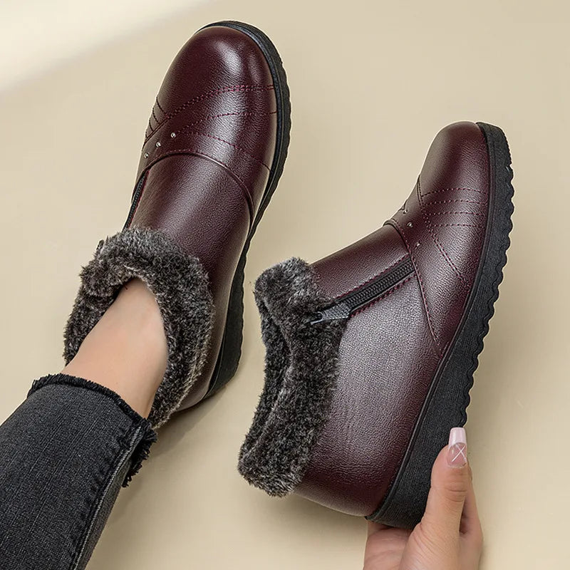 Black Snow Boots Shoes for Women Casual Lightweight Winter Warm Soft Leather Elderly Shoes 2025 New Woman Waterproof Short Boots