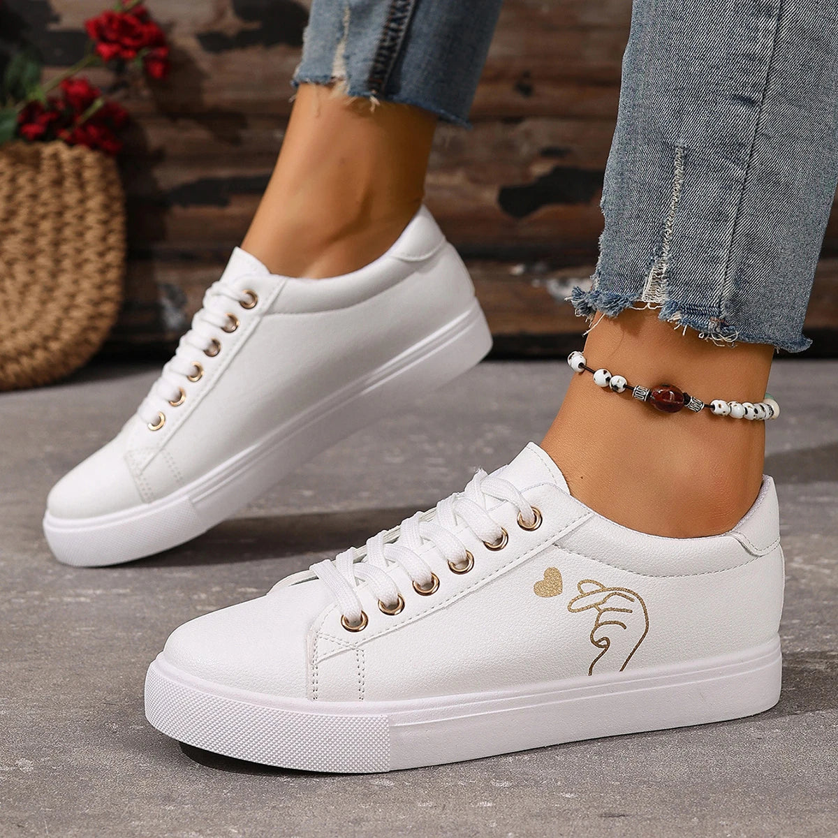 Fashion White Breathable Women Running Shoes New Spring Autumn Embroidered Flower Lace-Up Casual Sneakers Zapatos De Mujer