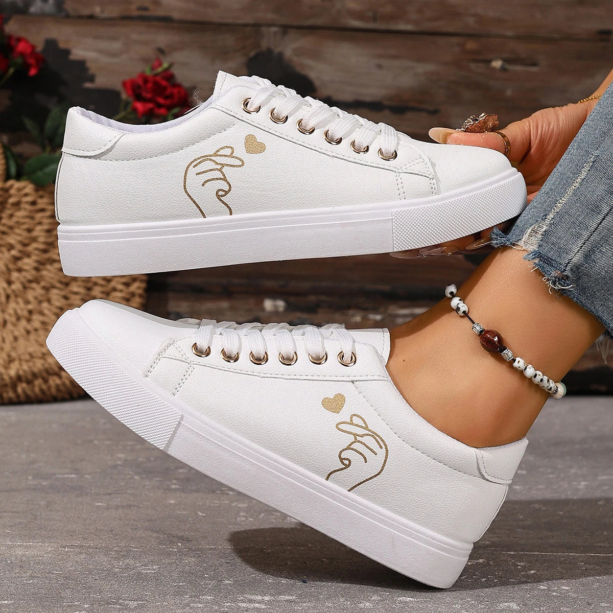 Fashion White Breathable Women Running Shoes New Spring Autumn Embroidered Flower Lace-Up Casual Sneakers Zapatos De Mujer