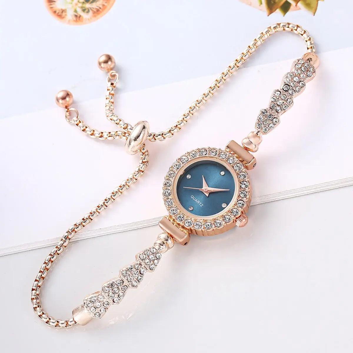 New Fashion Diamond Round Women's Watch with Free Adjustment Bracelet Watch Women's Quartz Watch