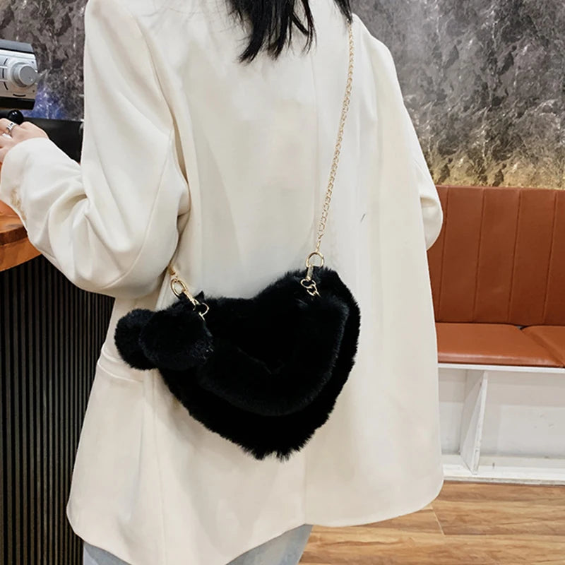 Trendy Ladies Plush Love Heart Shaped New Fashionable Solid Color Soft Comfortable Purses Popular Women Hand Bags