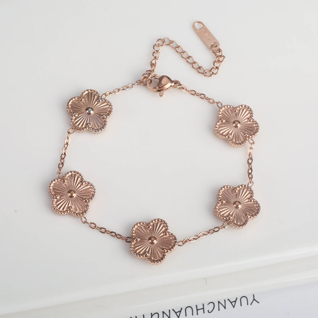 Hot Sale Stainless Steel Laser Five Leaf Flower Petal Adjustable Clover Bracelet Classic for Woman Girl Brand Jewelry Party Gift