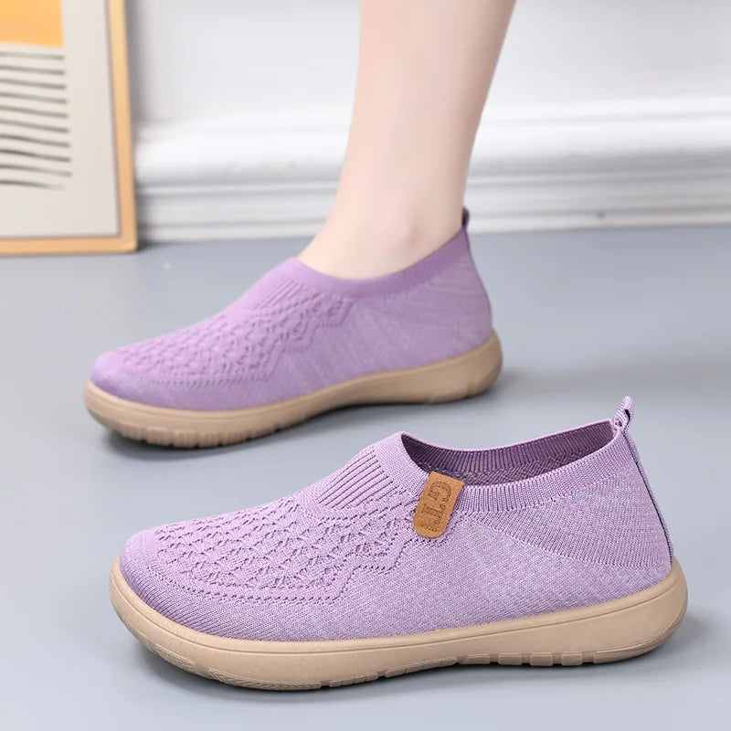 Spring Casual and Fashionable Slip-On Middle-Aged and Elderly Mother's Shoes, Flat-Soled, Comfortable and Not Tiring, Lightweight and Breathable Sports Shoes for Women