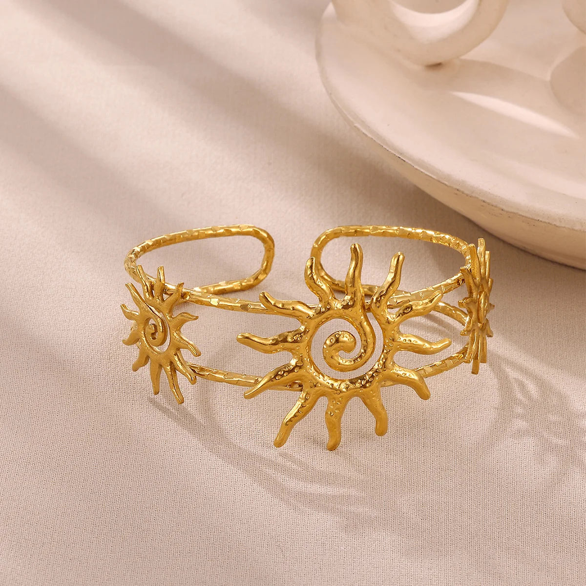 Spiral Hollow Sun Cuff Bracelet For Women Elegant Gold Stainless Steel Waterproof Fashion Bangle Jewelry Party Gift Брасле