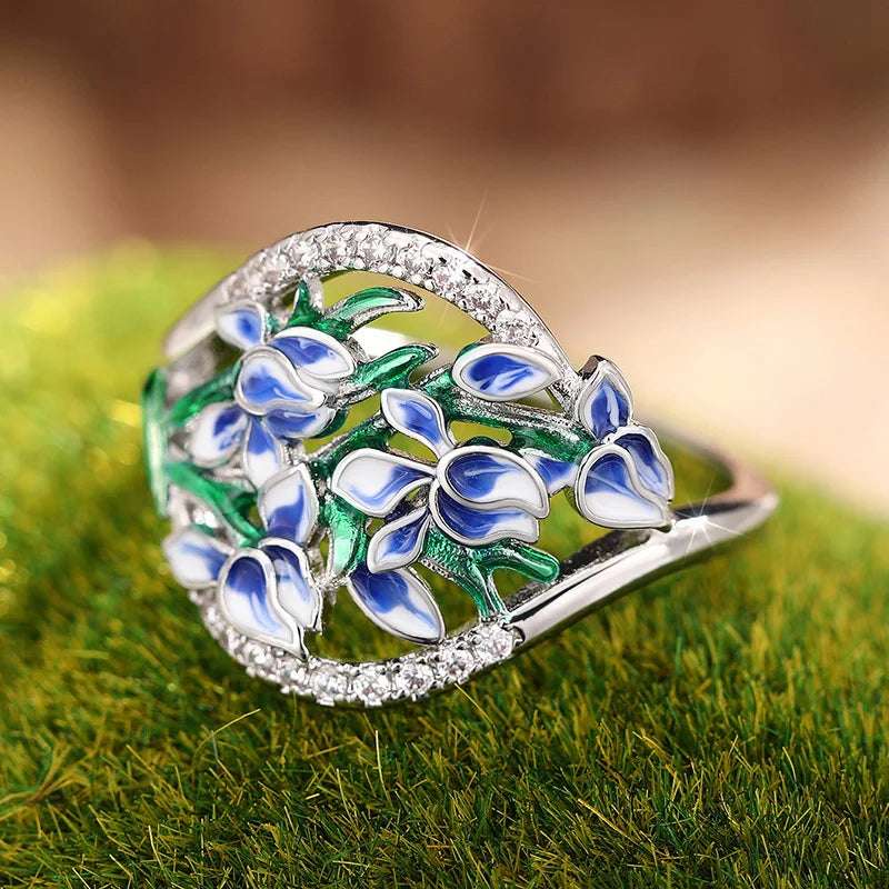 Huitan Blue and White Lily of the Valley Rings for Women Romantic Wedding Accessories Fancy Flower Rings with CZ Fashion Jewelry