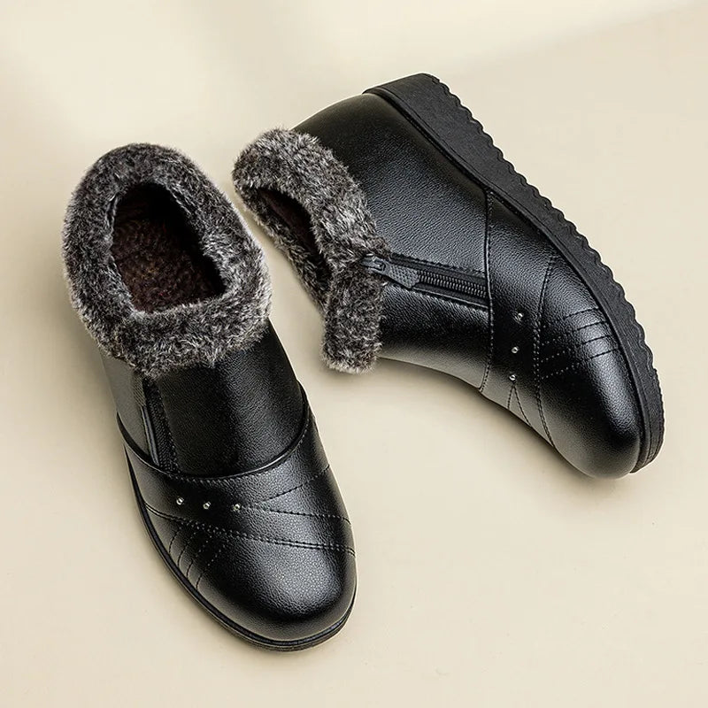 Black Snow Boots Shoes for Women Casual Lightweight Winter Warm Soft Leather Elderly Shoes 2025 New Woman Waterproof Short Boots