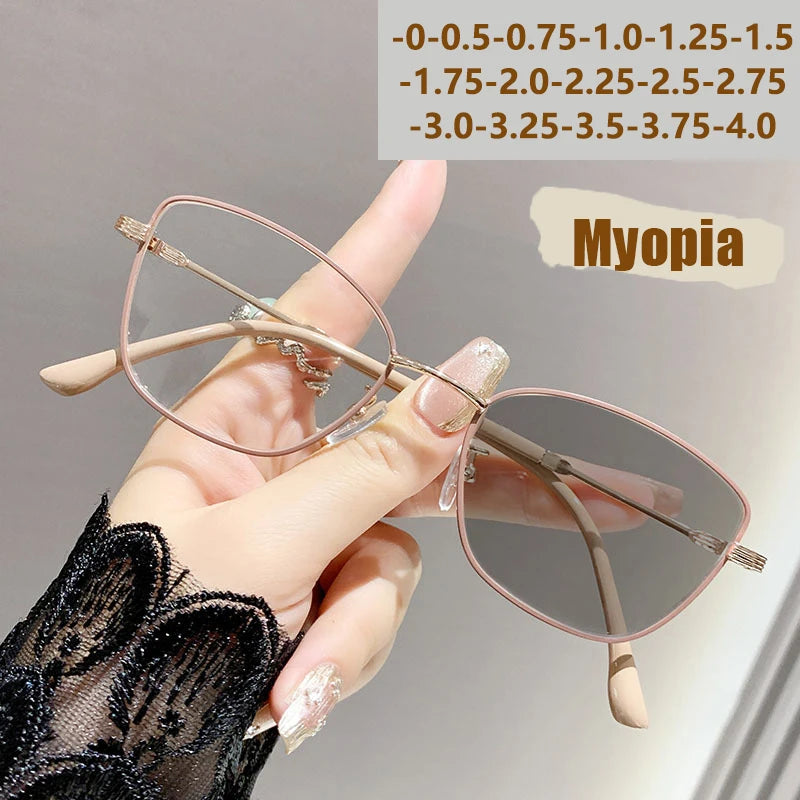 Color-changing Anti-blue Light Myopia Glasses With Advanced Cat-eye Style And Fashionable Design. 022