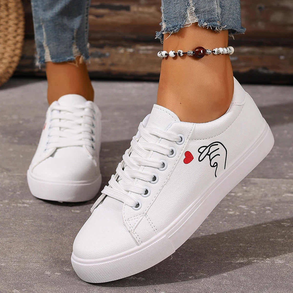 Fashion White Breathable Women Running Shoes New Spring Autumn Embroidered Flower Lace-Up Casual Sneakers Zapatos De Mujer
