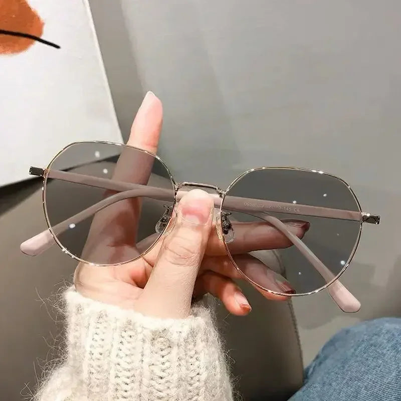 Fashion Photochromic Myopia Glasses Men Women Vintage Finished Near Sight Eyeglasses Retro Round Frame Intelligent Sunglasses