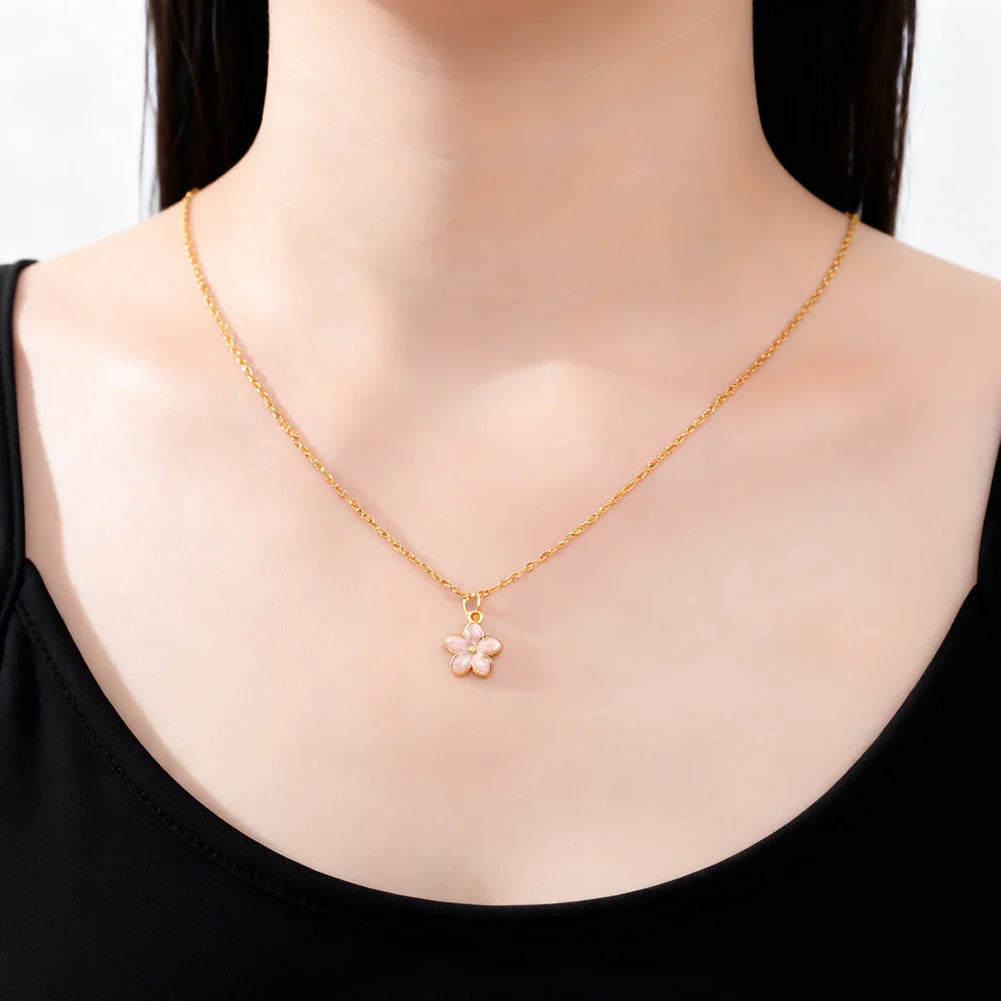 Cazador Plumeria Daisy Mini Flower Necklaces for Women Stainless Steel Gold Color Jewelry Chain Necklace Wholesale 2025 Trend