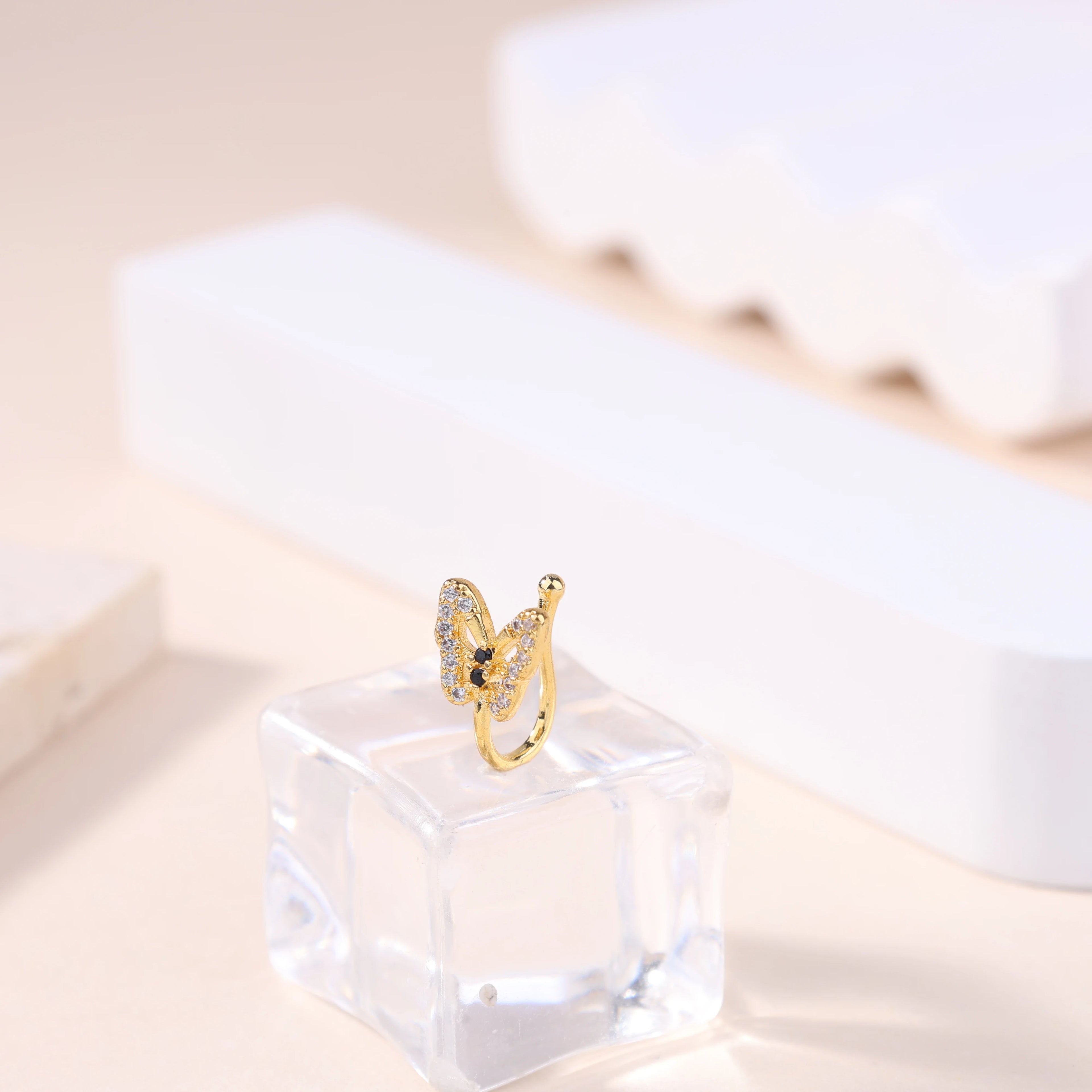 6PCS Fake Nose Ring CZ African Nose Cuffs Gold Fake Nose Piercing Faux Septum Nose Rings Clip On Nose Jewelry For Women