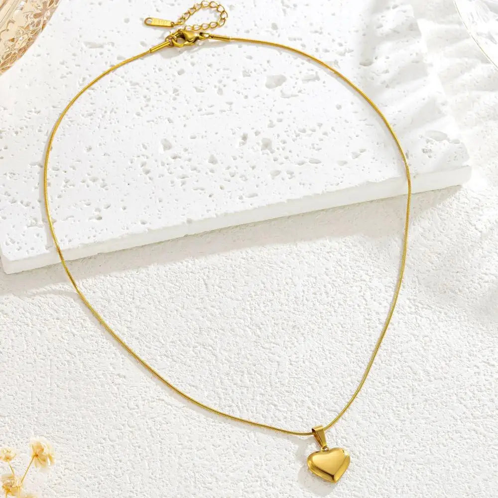 Stainless Steel Sweet Love Heart Pendant Snake Chain Necklace For Women Gold Color Clavicle Chain Non-fading Jewelry Gifts New