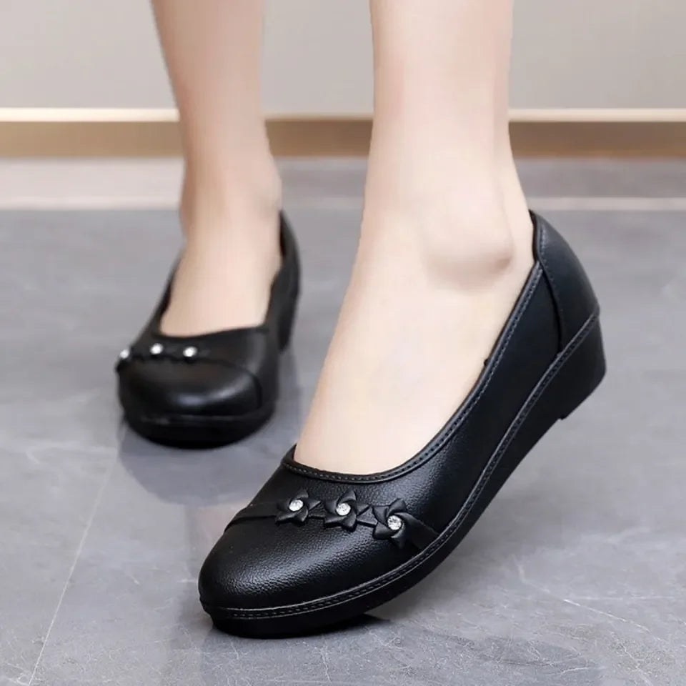 Sapatos Women Classic Light Weight Round Toe Rubber High Quality Slip on Flat Loafers Lady Casual Hotel Office & Work Shoes A262
