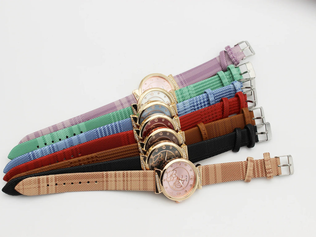 Elegant Rhinestone Butterfly Watch for Women Flower Quartz Crystal Dress Watch with Plaid Leather Strap Fashion Ladies Wristwatc